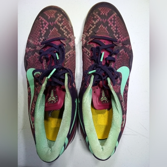 kobe purple and green shoes